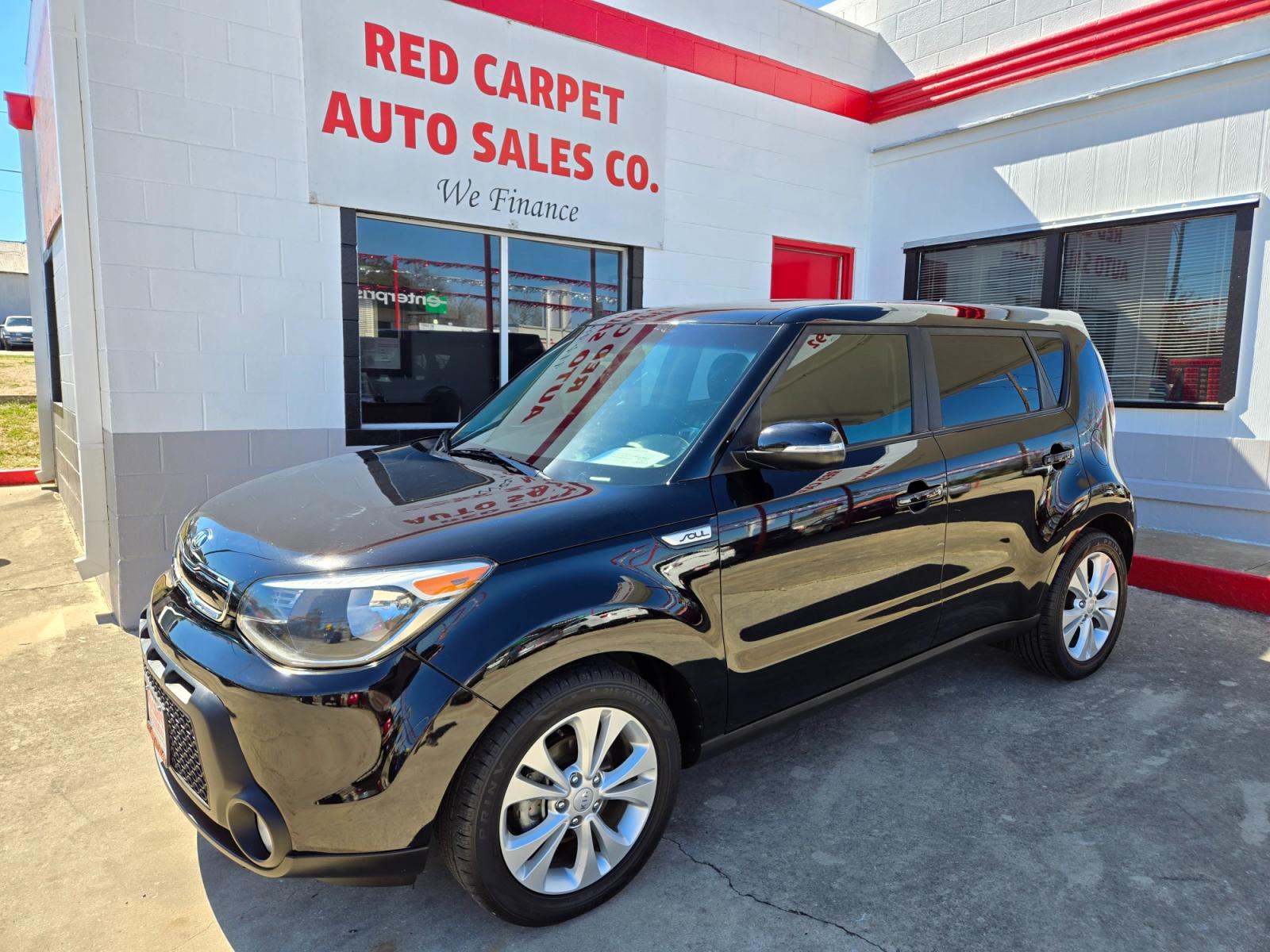 2016 BLACK /BLACK Kia Soul ! (KNDJX3A59G7) with an 2.0L L4 DOHC 16V engine, 6A transmission, located at 503 West Court, Seguin, TX, 78155, (830) 379-3373, 29.568621, -97.969803 - 2016 Kia Soul ! with a 2.0L L4 DOHC 16V, Automatic, Tilt, Cruise, AM/FM/AUX Stereo, Power Windows, Locks, Seat and Side Mirrors, Bluetooth, Leather Seating, Tinted Windows, Alloy Wheels, Rear Wiper, Rear Defroster and more!! - Photo #0